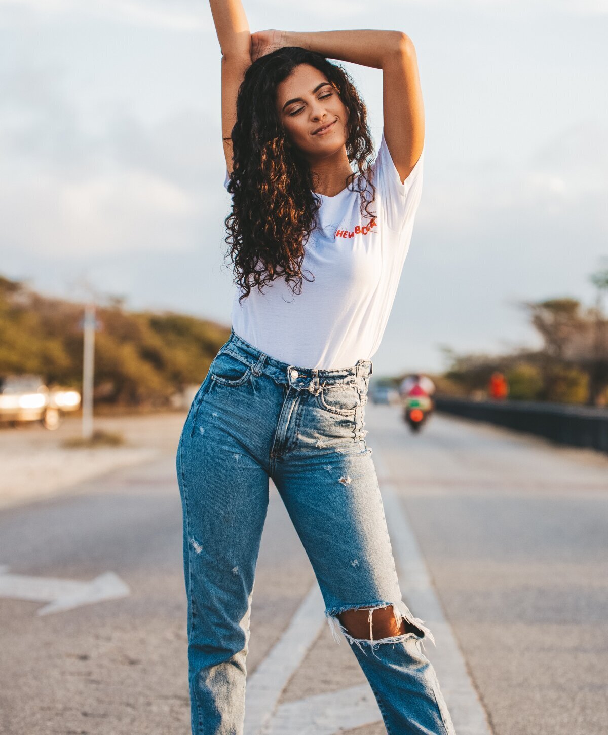 Kansas City CoolSculpting model with brown hair
